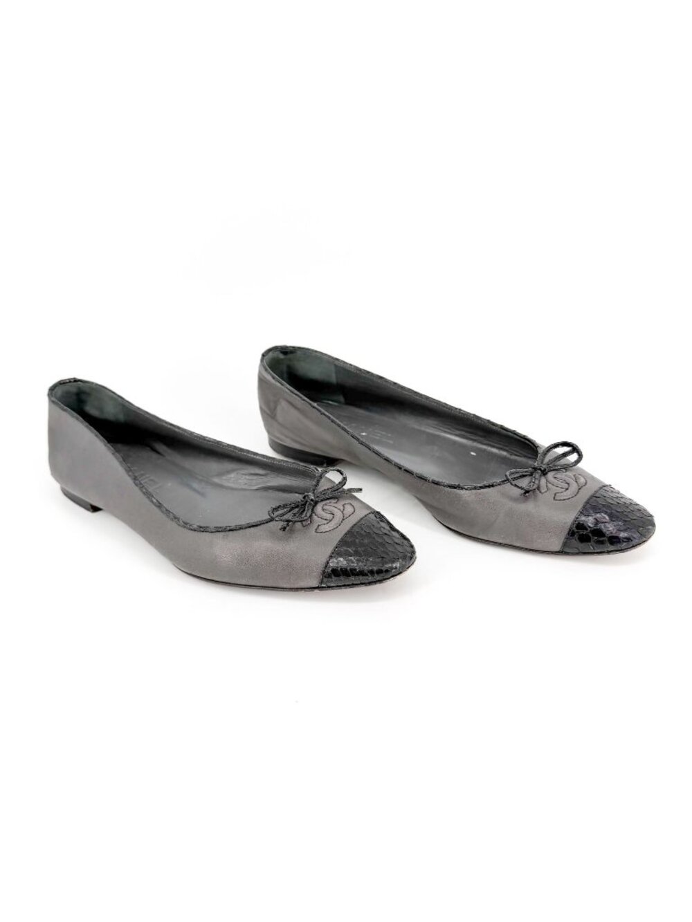 Chanel CC Cap Toe Ballet Flats Bow Gray Leather Black Snake Size 37 US 6-6.5